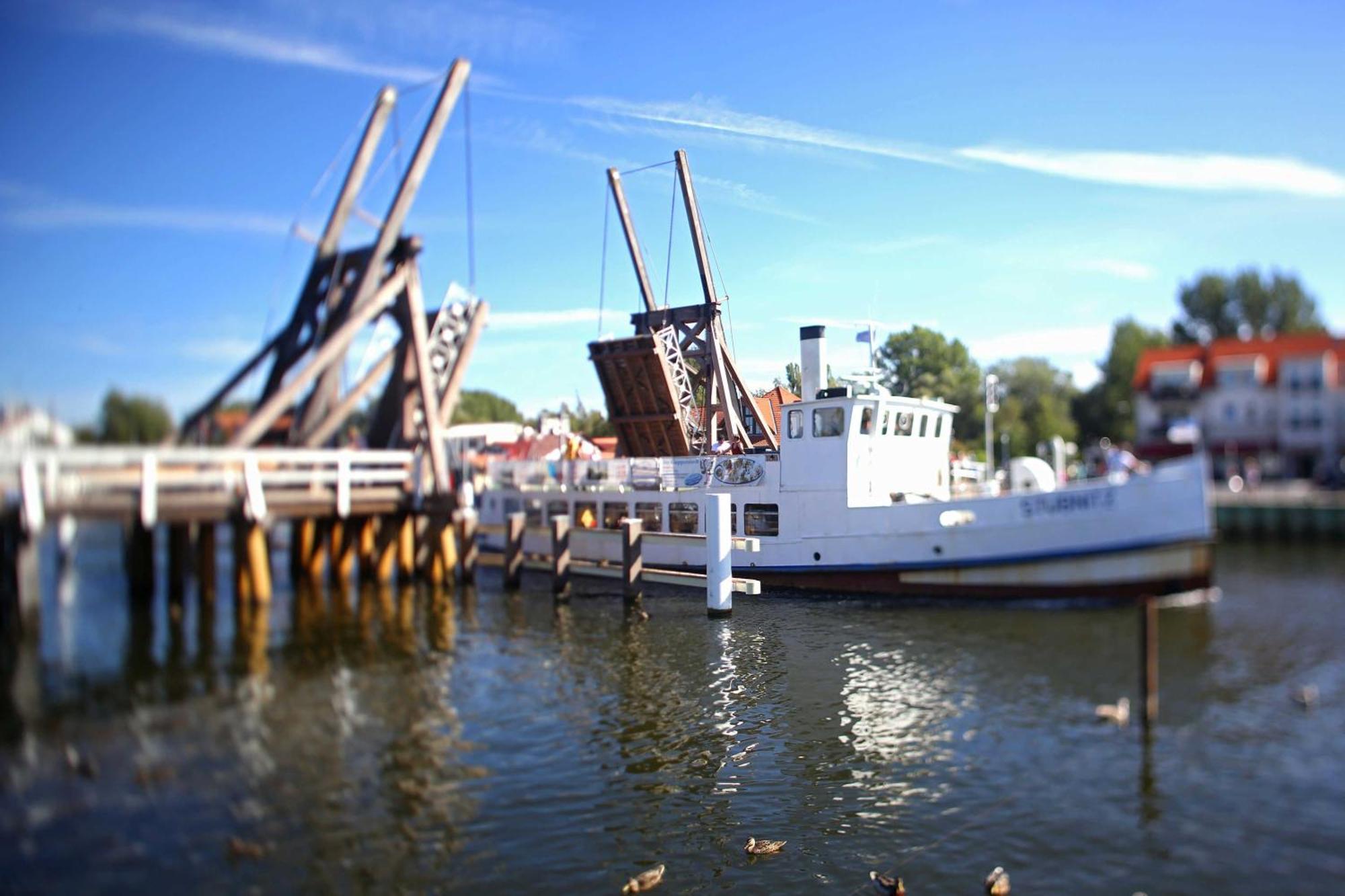 Hochwertige Ferienwohnung Direkt Am Wasser Mit Balkon Greifswald Eksteriør bilde